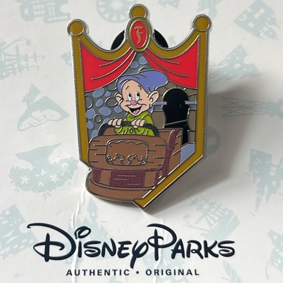 Disney Parks Fantasyland Snow White and the Seven Dwarves Adventures Pin - Picture 1 of 3